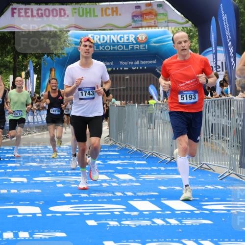 29.06.2025 - hella hamburg halbmarathon Strokosch-Dieckow http://msf.ph/oto/8336456 29.06.2025 10:33:45 Ziel 1396, 1743, 2228, 2243, 2746, 4246, 5193, 10865, 12595, 13771, 14310, 14466, 16243, 16755 meine-sportfotos.de