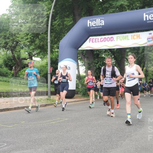 29.06.2025 - hella hamburg halbmarathon KatJ http://msf.ph/oto/8336495 29.06.2025 10:47:53 Zwischen KM18-KM19 3740, 5708, 6580, 7006, 8154, 8421, 8422, 8483 meine-sportfotos.de