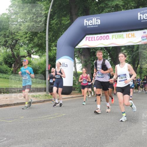 29.06.2025 - hella hamburg halbmarathon KatJ http://msf.ph/oto/8336531 29.06.2025 10:47:53 Zwischen KM18-KM19 3740, 5708, 6580, 7006, 8154, 8421, 8422, 8483 meine-sportfotos.de