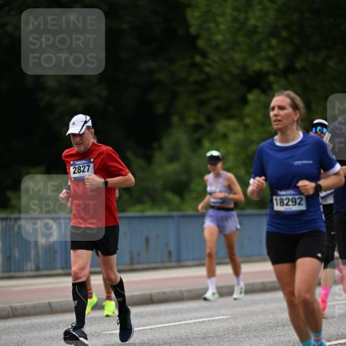29.06.2025 - hella hamburg halbmarathon Dr. Thomas Lammeyer http://msf.ph/oto/8336542 29.06.2025 10:40:03 Kennedybrücke 1336, 1717, 2352, 2412, 2588, 2827, 3828, 4413, 4965, 5147, 5531, 6021, 6381, 6845, 6867, 7111, 7275, 8356, 8567, 8947, 9470, 9819, 10047, 10565, 10567, 11010, 11187, 11198, 11233, 11359 meine-sportfotos.de