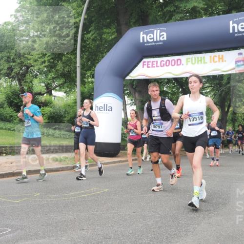 29.06.2025 - hella hamburg halbmarathon KatJ http://msf.ph/oto/8336570 29.06.2025 10:47:53 Zwischen KM18-KM19 3740, 5708, 6580, 7006, 8154, 8421, 8422, 8483 meine-sportfotos.de