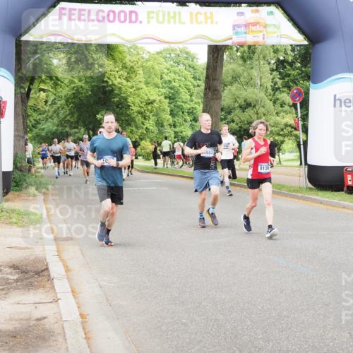 29.06.2025 - hella hamburg halbmarathon MichiJ http://msf.ph/oto/8336597 29.06.2025 10:39:13 Zwischen KM18-KM19 1098, 2397, 2636, 2818, 4967, 6286, 8139, 14561, 15829, 17530, 17682 meine-sportfotos.de