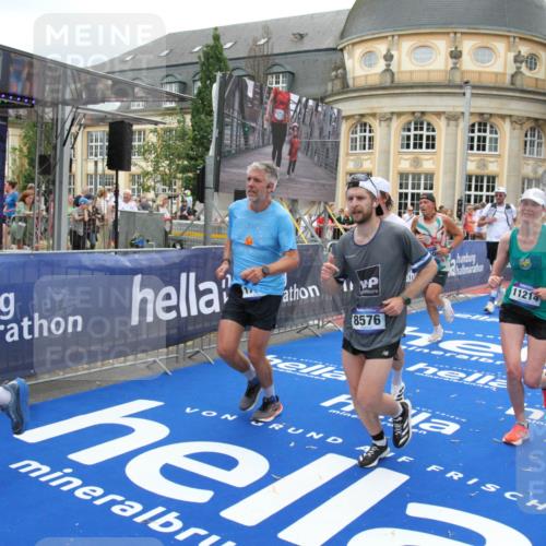 29.06.2025 - hella hamburg halbmarathon Michael Strokosch http://msf.ph/oto/8336610 29.06.2025 10:50:39 Ziel 1399, 1750, 3414, 4346, 5447, 6282, 6662, 7397, 7583, 7786, 8576, 9057, 11214, 13808, 13812, 13875, 15519, 15803, 16291, 16806, 17179, 17247, 18006, 18413 meine-sportfotos.de