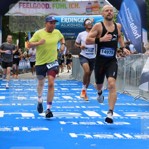 29.06.2025 - hella hamburg halbmarathon Strokosch-Dieckow http://msf.ph/oto/8336616 29.06.2025 10:33:39 Ziel 1053, 1396, 2228, 2746, 2836, 4246, 5193, 8312, 12595, 14975, 16755, 17191, 18854 meine-sportfotos.de