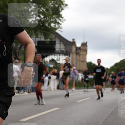 29.06.2025 - hella hamburg halbmarathon Yannick Fuchs http://msf.ph/oto/8336619 29.06.2025 10:51:57 20KM 1595, 1611, 2025, 2488, 2656, 2759, 2840, 2883, 2907, 3093, 3859, 4319, 4426, 4467, 4502, 4632, 4708, 4833, 5277, 5341, 5926, 6104, 6138, 6147, 6531, 6595, 7082, 7138, 7189, 8322, 8585, 9316, 9485, 10599, 10788, 11645, 12585, 13465, 13816, 13880, 14266, 14571, 15217, 15229, 15434, 16517, 16531, 17405, 17415, 17543, 17827, 18068, 18180, 18492, 18501, 18587, 18762, 18891 meine-sportfotos.de