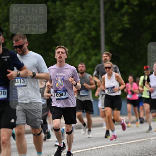 29.06.2025 - hella hamburg halbmarathon Dr. Thomas Lammeyer http://msf.ph/oto/8336623 29.06.2025 10:40:04 Kennedybrücke 1336, 1717, 2352, 2412, 2588, 2827, 3828, 4413, 4965, 5012, 5147, 5531, 6021, 6381, 6845, 6867, 7111, 7275, 8356, 8567, 8947, 9470, 9819, 10047, 10565, 10567, 11010, 11187, 11198, 11233 meine-sportfotos.de