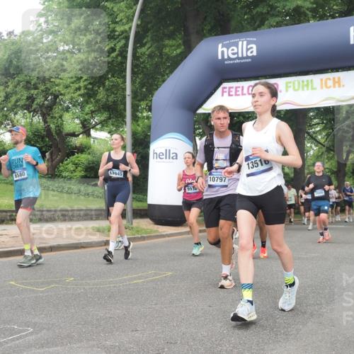 29.06.2025 - hella hamburg halbmarathon KatJ http://msf.ph/oto/8336654 29.06.2025 10:47:53 Zwischen KM18-KM19 3740, 5708, 6580, 7006, 8154, 8421, 8422, 8483 meine-sportfotos.de