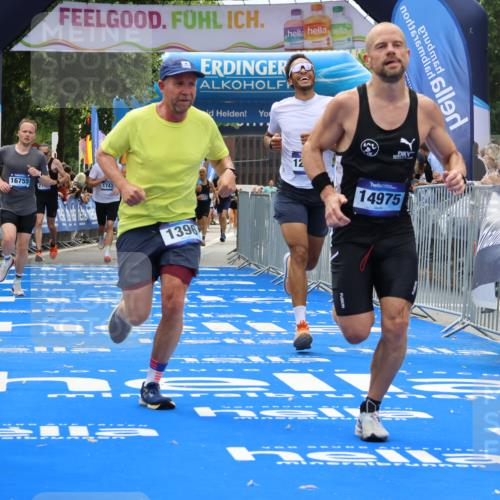 29.06.2025 - hella hamburg halbmarathon Strokosch-Dieckow http://msf.ph/oto/8336658 29.06.2025 10:33:39 Ziel 1053, 1396, 2228, 2746, 2836, 4246, 5193, 8312, 12595, 14975, 16755, 17191, 18854 meine-sportfotos.de