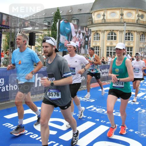 29.06.2025 - hella hamburg halbmarathon Michael Strokosch http://msf.ph/oto/8336666 29.06.2025 10:50:40 Ziel 1399, 1750, 4346, 6282, 6662, 6712, 7397, 7583, 7786, 8576, 9057, 11214, 13808, 13812, 13875, 15519, 15803, 16291, 16806, 17179, 17247, 18006, 18413, 18820 meine-sportfotos.de