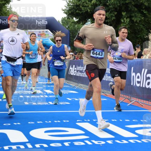 29.06.2025 - hella hamburg halbmarathon Strokosch-Dieckow http://msf.ph/oto/8336705 29.06.2025 10:54:12 Ziel 1410, 3103, 3177, 3208, 3209, 3861, 3898, 5638, 6082, 6084, 6294, 6443, 6581, 7274, 8223, 8390, 9791, 11430, 12213, 13033, 13397, 13794, 13803, 15169, 15524, 16527, 16574, 16750, 16780, 16871, 16879, 17087 meine-sportfotos.de