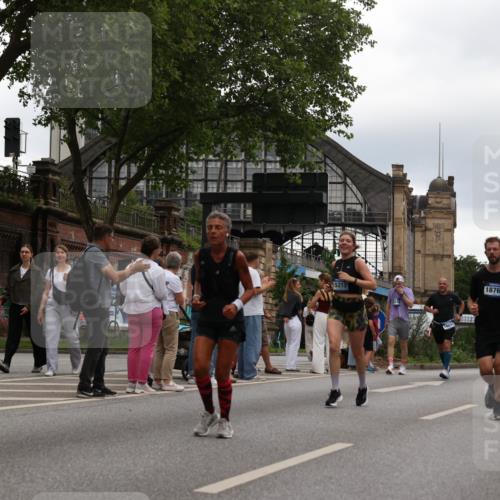 29.06.2025 - hella hamburg halbmarathon Yannick Fuchs http://msf.ph/oto/8336792 29.06.2025 10:51:57 20KM 1595, 1611, 2025, 2488, 2656, 2759, 2840, 2883, 2907, 3093, 3859, 4319, 4426, 4467, 4502, 4632, 4708, 4833, 5277, 5341, 5926, 6104, 6138, 6147, 6531, 6595, 7082, 7138, 7189, 8322, 8585, 9316, 9485, 10599, 10788, 11645, 12585, 13465, 13816, 13880, 14266, 14571, 15217, 15229, 15434, 16517, 16531, 17405, 17415, 17543, 17827, 18068, 18180, 18492, 18501, 18587, 18762, 18891 meine-sportfotos.de