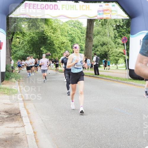 29.06.2025 - hella hamburg halbmarathon MichiJ http://msf.ph/oto/8336813 29.06.2025 10:39:15 Zwischen KM18-KM19 1098, 2397, 2818, 4967, 6286, 8139, 12580, 15426, 15829, 17530, 17682, 18801 meine-sportfotos.de