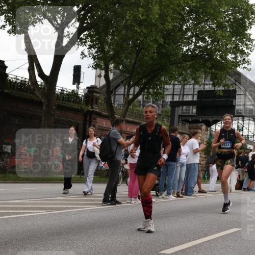 29.06.2025 - hella hamburg halbmarathon Yannick Fuchs http://msf.ph/oto/8336835 29.06.2025 10:51:57 20KM 1595, 1611, 2025, 2488, 2656, 2759, 2840, 2883, 2907, 3093, 3859, 4319, 4426, 4467, 4502, 4632, 4708, 4833, 5277, 5341, 5926, 6104, 6138, 6147, 6531, 6595, 7082, 7138, 7189, 8322, 8585, 9316, 9485, 10599, 10788, 11645, 12585, 13465, 13816, 13880, 14266, 14571, 15217, 15229, 15434, 16517, 16531, 17405, 17415, 17543, 17827, 18068, 18180, 18492, 18501, 18587, 18762, 18891 meine-sportfotos.de
