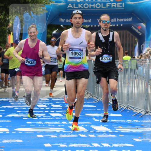 29.06.2025 - hella hamburg halbmarathon Strokosch-Dieckow http://msf.ph/oto/8336860 29.06.2025 10:33:35 Ziel 1053, 1396, 2836, 8312, 12595, 14975, 15326, 16755, 16931, 17191, 18854 meine-sportfotos.de