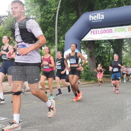 29.06.2025 - hella hamburg halbmarathon KatJ http://msf.ph/oto/8336862 29.06.2025 10:47:55 Zwischen KM18-KM19 3740, 5602, 5603, 5708, 6580, 7006, 7757, 8154, 8421, 8422 meine-sportfotos.de