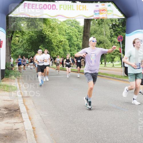 29.06.2025 - hella hamburg halbmarathon MichiJ http://msf.ph/oto/8336884 29.06.2025 10:39:19 Zwischen KM18-KM19 1098, 7409, 8139, 9876, 12580, 15426, 17682, 18801 meine-sportfotos.de
