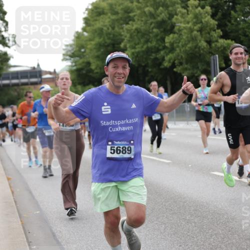 29.06.2025 - hella hamburg halbmarathon Jannik Wohlers http://msf.ph/oto/8336900 29.06.2025 10:40:57 Lombardsbrücke 1536, 1542, 1731, 2229, 2258, 2805, 3344, 3532, 3533, 3623, 4412, 4415, 4610, 5688, 5689, 5928, 5942, 6088, 6250, 6793, 6894, 7022, 7023, 7821, 8293, 8385, 8586, 8751, 8878, 8992, 10181, 10348, 10483, 11166, 11209, 11437, 11438, 11851, 12481, 13018, 13168, 13299, 13373, 13877, 14037, 14253, 14376, 15076, 15224, 16260, 16550, 16559, 16846, 17370, 18814, 18888, 18900 meine-sportfotos.de