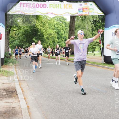 29.06.2025 - hella hamburg halbmarathon MichiJ http://msf.ph/oto/8336907 29.06.2025 10:39:19 Zwischen KM18-KM19 1098, 7409, 8139, 9876, 12580, 15426, 17682, 18801 meine-sportfotos.de