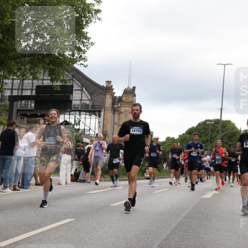 29.06.2025 - hella hamburg halbmarathon Yannick Fuchs http://msf.ph/oto/8336915 29.06.2025 10:51:58 20KM 1595, 1611, 2025, 2488, 2656, 2759, 2840, 2883, 2907, 3093, 3859, 4319, 4426, 4467, 4502, 4632, 4708, 4833, 5277, 5341, 5926, 6104, 6138, 6147, 6531, 6595, 7082, 7138, 7189, 8322, 8585, 9316, 9485, 10599, 10788, 11645, 12585, 13465, 13816, 13880, 14266, 14571, 15217, 15434, 16517, 16531, 17405, 17415, 17543, 17827, 18068, 18180, 18492, 18501, 18587, 18762, 18891 meine-sportfotos.de