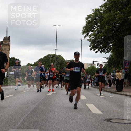 29.06.2025 - hella hamburg halbmarathon Yannick Fuchs http://msf.ph/oto/8336947 29.06.2025 10:51:58 20KM 1595, 1611, 2025, 2488, 2656, 2759, 2840, 2883, 2907, 3093, 3859, 4319, 4426, 4467, 4502, 4632, 4708, 4833, 5277, 5341, 5926, 6104, 6138, 6147, 6531, 6595, 7082, 7138, 7189, 8322, 8585, 9316, 9485, 10599, 10788, 11645, 12585, 13465, 13816, 13880, 14266, 14571, 15217, 15434, 16517, 16531, 17405, 17415, 17543, 17827, 18068, 18180, 18492, 18501, 18587, 18762, 18891 meine-sportfotos.de