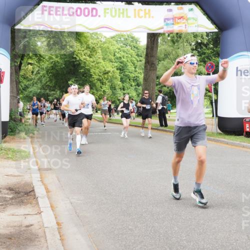 29.06.2025 - hella hamburg halbmarathon MichiJ http://msf.ph/oto/8336959 29.06.2025 10:39:19 Zwischen KM18-KM19 1098, 7409, 8139, 9876, 12580, 15426, 17682, 18801 meine-sportfotos.de