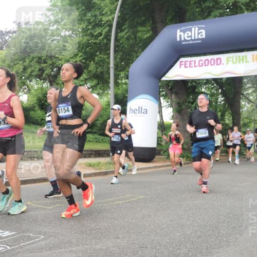 29.06.2025 - hella hamburg halbmarathon KatJ http://msf.ph/oto/8336980 29.06.2025 10:47:55 Zwischen KM18-KM19 3740, 5602, 5603, 5708, 6580, 7006, 7757, 8154, 8421, 8422 meine-sportfotos.de
