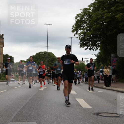 29.06.2025 - hella hamburg halbmarathon Yannick Fuchs http://msf.ph/oto/8337013 29.06.2025 10:51:58 20KM 1595, 1611, 2025, 2488, 2656, 2759, 2840, 2883, 2907, 3093, 3859, 4319, 4426, 4467, 4502, 4632, 4708, 4833, 5277, 5341, 5926, 6104, 6138, 6147, 6531, 6595, 7082, 7138, 7189, 8322, 8585, 9316, 9485, 10599, 10788, 11645, 12585, 13465, 13816, 13880, 14266, 14571, 15217, 15434, 16517, 16531, 17405, 17415, 17543, 17827, 18068, 18180, 18492, 18501, 18587, 18762, 18891 meine-sportfotos.de