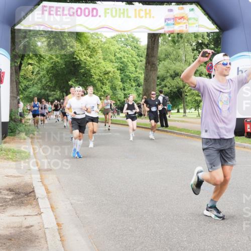 29.06.2025 - hella hamburg halbmarathon MichiJ http://msf.ph/oto/8337025 29.06.2025 10:39:19 Zwischen KM18-KM19 1098, 7409, 8139, 9876, 12580, 15426, 17682, 18801 meine-sportfotos.de