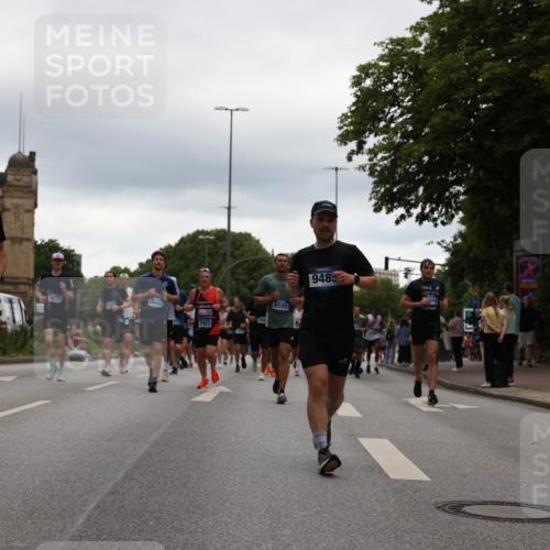 29.06.2025 - hella hamburg halbmarathon Yannick Fuchs http://msf.ph/oto/8337032 29.06.2025 10:51:58 20KM 1595, 1611, 2025, 2488, 2656, 2759, 2840, 2883, 2907, 3093, 3859, 4319, 4426, 4467, 4502, 4632, 4708, 4833, 5277, 5341, 5926, 6104, 6138, 6147, 6531, 6595, 7082, 7138, 7189, 8322, 8585, 9316, 9485, 10599, 10788, 11645, 12585, 13465, 13816, 13880, 14266, 14571, 15217, 15434, 16517, 16531, 17405, 17415, 17543, 17827, 18068, 18180, 18492, 18501, 18587, 18762, 18891 meine-sportfotos.de