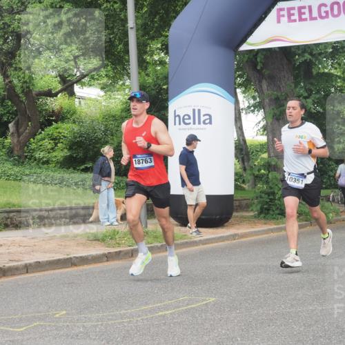 29.06.2025 - hella hamburg halbmarathon KatJ http://msf.ph/oto/8337045 29.06.2025 10:18:21 Zwischen KM18-KM19  meine-sportfotos.de
