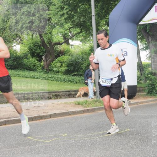 29.06.2025 - hella hamburg halbmarathon KatJ http://msf.ph/oto/8337128 29.06.2025 10:18:21 Zwischen KM18-KM19  meine-sportfotos.de
