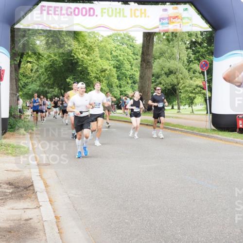 29.06.2025 - hella hamburg halbmarathon MichiJ http://msf.ph/oto/8337147 29.06.2025 10:39:20 Zwischen KM18-KM19 1098, 6776, 7409, 8139, 9876, 12580, 14865, 15426, 17682, 18801 meine-sportfotos.de