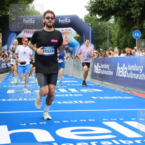 29.06.2025 - hella hamburg halbmarathon Strokosch-Dieckow http://msf.ph/oto/8337160 29.06.2025 10:54:10 Ziel 1410, 3103, 3177, 3208, 3209, 3861, 3898, 5638, 6082, 6084, 6294, 6443, 6581, 7274, 8223, 8390, 9791, 11430, 11499, 12213, 12379, 13033, 13397, 13794, 13803, 15169, 15524, 16527, 16780, 16871, 17087 meine-sportfotos.de