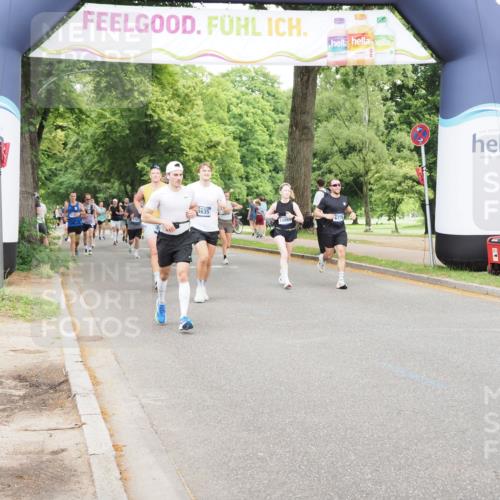 29.06.2025 - hella hamburg halbmarathon MichiJ http://msf.ph/oto/8337197 29.06.2025 10:39:20 Zwischen KM18-KM19 1098, 6776, 7409, 8139, 9876, 12580, 14865, 15426, 17682, 18801 meine-sportfotos.de