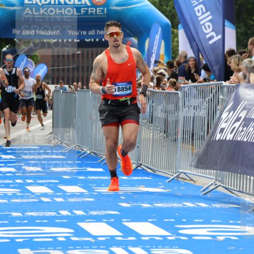 29.06.2025 - hella hamburg halbmarathon Strokosch-Dieckow http://msf.ph/oto/8337200 29.06.2025 10:33:32 Ziel 1053, 1396, 2836, 4602, 8312, 8956, 12595, 14975, 15326, 16931, 17191, 18731, 18854 meine-sportfotos.de