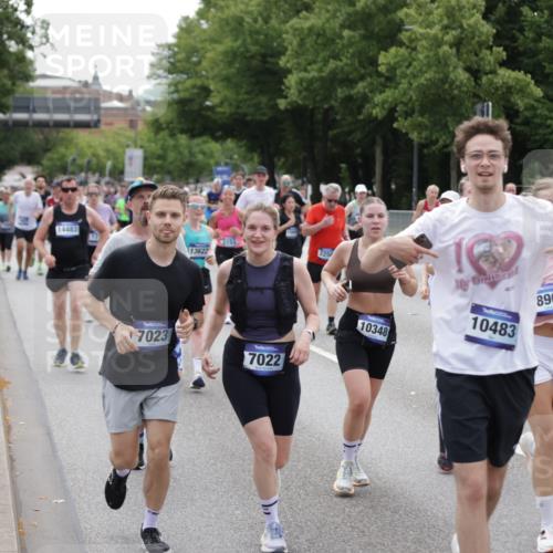 29.06.2025 - hella hamburg halbmarathon Jannik Wohlers http://msf.ph/oto/8337201 29.06.2025 10:41:07 Lombardsbrücke 1314, 1509, 1536, 1542, 1623, 2153, 2258, 3344, 3532, 3533, 3623, 4415, 4610, 5688, 5689, 5928, 5942, 6250, 6450, 6793, 6894, 7022, 7023, 8004, 8162, 8163, 8586, 8848, 10181, 10348, 10483, 11011, 11166, 11209, 11255, 11371, 11437, 11438, 11482, 12419, 12481, 13018, 13299, 13373, 13444, 13622, 13877, 14037, 14376, 14483, 14608, 14725, 15039, 15224, 15669, 15685, 16021, 16260, 16550, 16559, 16568, 17158, 17370, 17636, 17684, 18814, 18861, 18900, 18990, 19064 meine-sportfotos.de