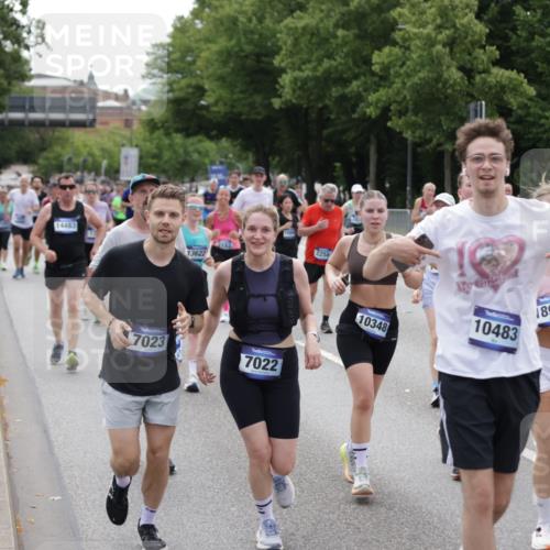 29.06.2025 - hella hamburg halbmarathon Jannik Wohlers http://msf.ph/oto/8337243 29.06.2025 10:41:07 Lombardsbrücke 1314, 1509, 1536, 1542, 1623, 2153, 2258, 3344, 3532, 3533, 3623, 4415, 4610, 5688, 5689, 5928, 5942, 6250, 6450, 6793, 6894, 7022, 7023, 8004, 8162, 8163, 8586, 8848, 10181, 10348, 10483, 11011, 11166, 11209, 11255, 11371, 11437, 11438, 11482, 12419, 12481, 13018, 13299, 13373, 13444, 13622, 13877, 14037, 14376, 14483, 14608, 14725, 15039, 15224, 15669, 15685, 16021, 16260, 16550, 16559, 16568, 17158, 17370, 17636, 17684, 18814, 18861, 18900, 18990, 19064 meine-sportfotos.de