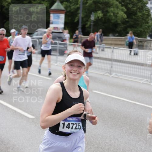 29.06.2025 - hella hamburg halbmarathon Jannik Wohlers http://msf.ph/oto/8337300 29.06.2025 10:41:10 Lombardsbrücke 1314, 1509, 1536, 1542, 1623, 2153, 2258, 3344, 3623, 4415, 4541, 4610, 4787, 5942, 6250, 6450, 6793, 6894, 7022, 7023, 7968, 8004, 8162, 8163, 8848, 10348, 10483, 11011, 11166, 11209, 11255, 11371, 11437, 11438, 11482, 12185, 12419, 12481, 13018, 13373, 13444, 13622, 13877, 14037, 14483, 14608, 14725, 15039, 15224, 15669, 15685, 16021, 16364, 16550, 16568, 17158, 17636, 17684, 18814, 18861, 18900, 18990, 19037, 19057, 19064 meine-sportfotos.de