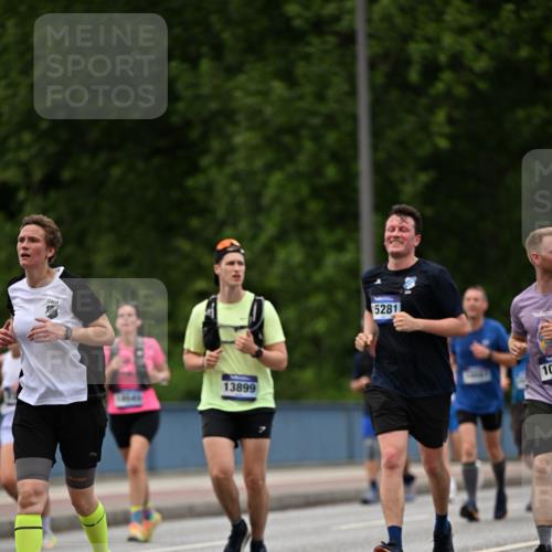 29.06.2025 - hella hamburg halbmarathon Dr. Thomas Lammeyer http://msf.ph/oto/8337305 29.06.2025 10:40:08 Kennedybrücke 1036, 1336, 1717, 2352, 2412, 2588, 2827, 3741, 4413, 5012, 5240, 5531, 6021, 6381, 6845, 6896, 7111, 7275, 7927, 8356, 8947, 9470, 10047, 10119, 10567, 11010, 11187, 11198, 11233 meine-sportfotos.de