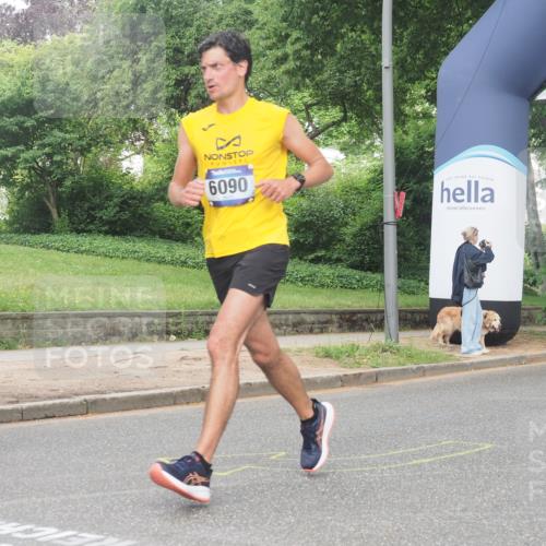 29.06.2025 - hella hamburg halbmarathon KatJ http://msf.ph/oto/8337309 29.06.2025 10:18:25 Zwischen KM18-KM19 3968, 6090 meine-sportfotos.de