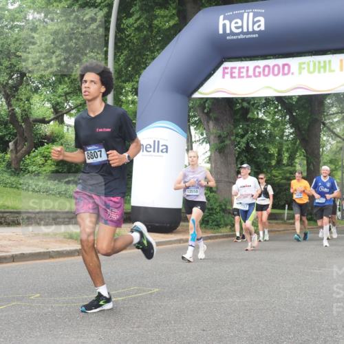 29.06.2025 - hella hamburg halbmarathon KatJ http://msf.ph/oto/8337320 29.06.2025 10:47:58 Zwischen KM18-KM19 3400, 3740, 5602, 5603, 5708, 6580, 7006, 7757, 8154 meine-sportfotos.de