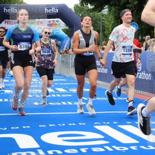 29.06.2025 - hella hamburg halbmarathon Strokosch-Dieckow http://msf.ph/oto/8337406 29.06.2025 10:54:08 Ziel 1410, 3103, 3177, 3208, 3209, 3861, 3898, 5638, 6082, 6084, 6294, 6443, 6581, 7274, 8390, 9032, 9791, 11499, 12213, 12379, 13033, 13397, 13794, 15169, 15524, 16527, 16780, 16871, 17348 meine-sportfotos.de
