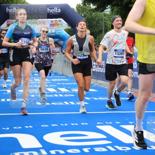 29.06.2025 - hella hamburg halbmarathon Strokosch-Dieckow http://msf.ph/oto/8337475 29.06.2025 10:54:08 Ziel 1410, 3103, 3177, 3208, 3209, 3861, 3898, 5638, 6082, 6084, 6294, 6443, 6581, 7274, 8390, 9032, 9791, 11499, 12213, 12379, 13033, 13397, 13794, 15169, 15524, 16527, 16780, 16871, 17348 meine-sportfotos.de