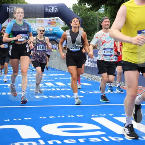 29.06.2025 - hella hamburg halbmarathon Strokosch-Dieckow http://msf.ph/oto/8337512 29.06.2025 10:54:08 Ziel 1410, 3103, 3177, 3208, 3209, 3861, 3898, 5638, 6082, 6084, 6294, 6443, 6581, 7274, 8390, 9032, 9791, 11499, 12213, 12379, 13033, 13397, 13794, 15169, 15524, 16527, 16780, 16871, 17348 meine-sportfotos.de