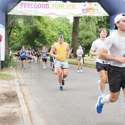 29.06.2025 - hella hamburg halbmarathon MichiJ http://msf.ph/oto/8337560 29.06.2025 10:39:22 Zwischen KM18-KM19 4635, 6776, 7409, 9082, 9876, 12580, 14865, 15426, 16929, 18801 meine-sportfotos.de