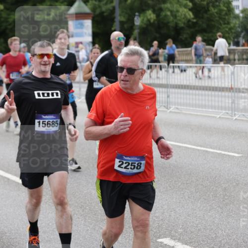29.06.2025 - hella hamburg halbmarathon Jannik Wohlers http://msf.ph/oto/8337568 29.06.2025 10:41:14 Lombardsbrücke 1314, 1509, 1536, 1623, 2153, 2258, 3344, 3623, 4415, 4541, 4610, 4787, 5432, 6450, 6618, 7022, 7023, 7477, 7968, 8004, 8162, 8163, 8300, 8301, 8848, 8897, 9588, 10348, 10483, 11011, 11098, 11166, 11209, 11255, 11371, 11437, 11438, 11482, 11943, 12185, 12214, 12233, 12419, 12481, 13018, 13444, 13622, 13877, 14005, 14483, 14608, 14725, 14938, 15039, 15669, 15685, 15842, 16021, 16364, 16550, 16568, 17158, 17636, 17684, 18814, 18861, 18900, 18990, 19037, 19057, 19064 meine-sportfotos.de