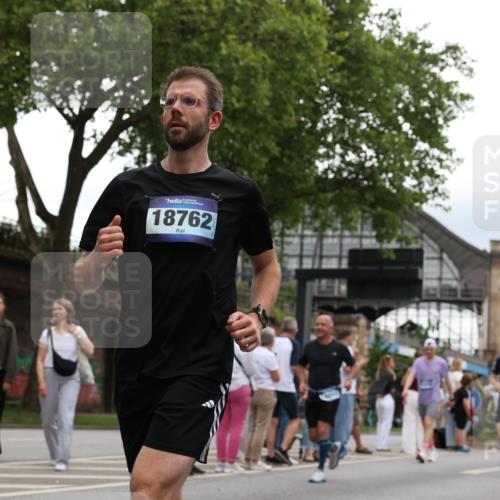 29.06.2025 - hella hamburg halbmarathon Yannick Fuchs http://msf.ph/oto/8337579 29.06.2025 10:52:00 20KM 1595, 1611, 2025, 2488, 2656, 2759, 2840, 2883, 2907, 3093, 3251, 3859, 4319, 4426, 4467, 4502, 4632, 4708, 4833, 5277, 5341, 5926, 6104, 6138, 6147, 6531, 6595, 7082, 7138, 7189, 8322, 8585, 9316, 9485, 10599, 10788, 11645, 12378, 12585, 12879, 13465, 13816, 13880, 14266, 14571, 15217, 15434, 15527, 16531, 17405, 17415, 17827, 18068, 18180, 18492, 18501, 18587, 18762, 18891 meine-sportfotos.de