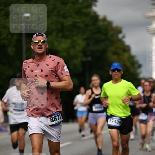 29.06.2025 - hella hamburg halbmarathon Dr. Thomas Lammeyer http://msf.ph/oto/8337610 29.06.2025 10:17:53 Kennedybrücke 1194, 1747, 1939, 2721, 2891, 4001, 4032, 4795, 4962, 5631, 5719, 6089, 7462, 7913, 8001, 8673, 9141, 9612, 9631, 9845, 9886, 10442, 10443, 11355 meine-sportfotos.de