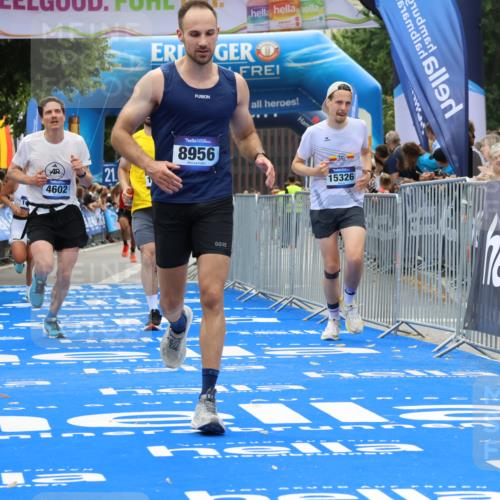 29.06.2025 - hella hamburg halbmarathon Strokosch-Dieckow http://msf.ph/oto/8337617 29.06.2025 10:33:25 Ziel 4602, 4679, 8956, 15326, 16881, 16931, 17056, 17489, 18731, 18854 meine-sportfotos.de