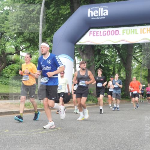 29.06.2025 - hella hamburg halbmarathon KatJ http://msf.ph/oto/8337621 29.06.2025 10:48:02 Zwischen KM18-KM19 3400, 5602, 5603, 6708, 7757 meine-sportfotos.de